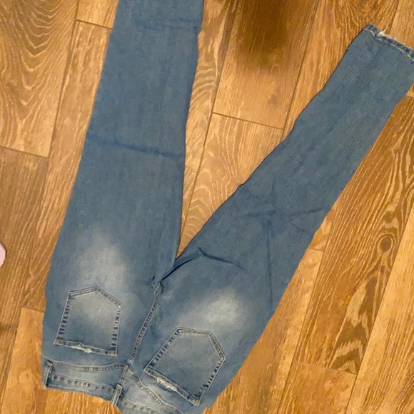 High Rise Mom Jeans 🔥 - Picture 8 of 9